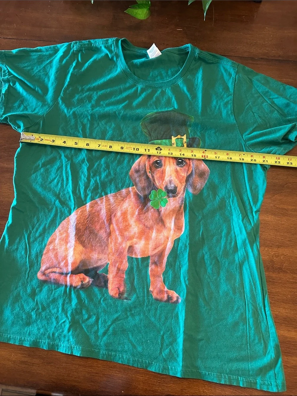 Unbranded Green Dachshund St. Patrick's Day Dog T-Shirt